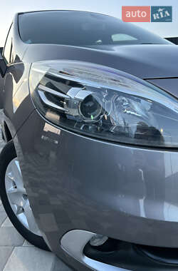 Минивэн Renault Scenic 2013 в 