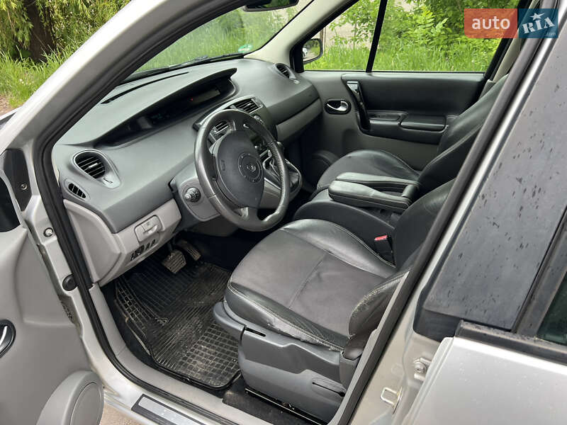 Минивэн Renault Scenic 2005 в Ровно