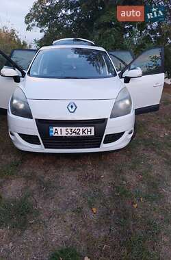 Минивэн Renault Scenic 2010 в 
