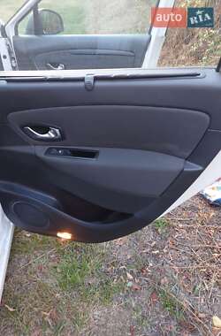 Минивэн Renault Scenic 2010 в 