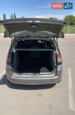 Минивэн Renault Scenic 2005 в 