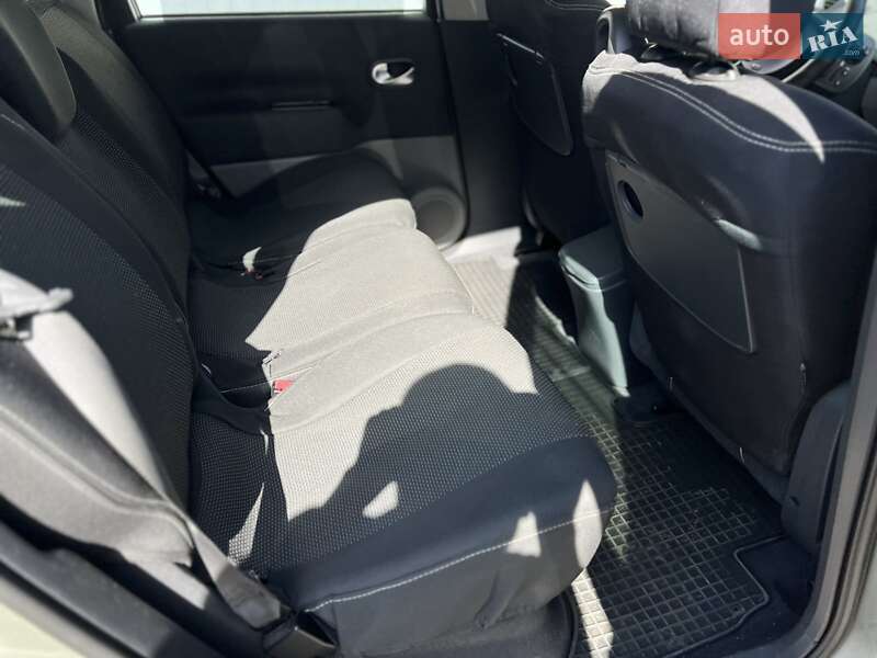 Минивэн Renault Scenic 2006 в Николаеве