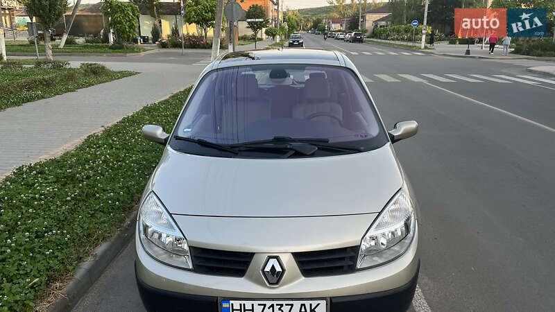 Минивэн Renault Scenic 2006 в Ананьеве