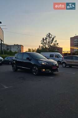 Минивэн Renault Scenic 2015 в 