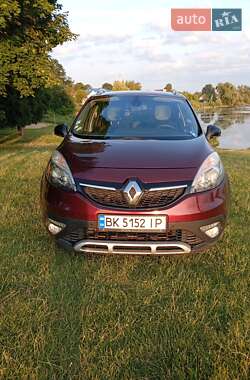 Минивэн Renault Scenic 2014 в 