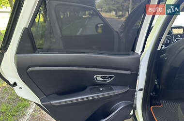 Минивэн Renault Scenic 2017 в 