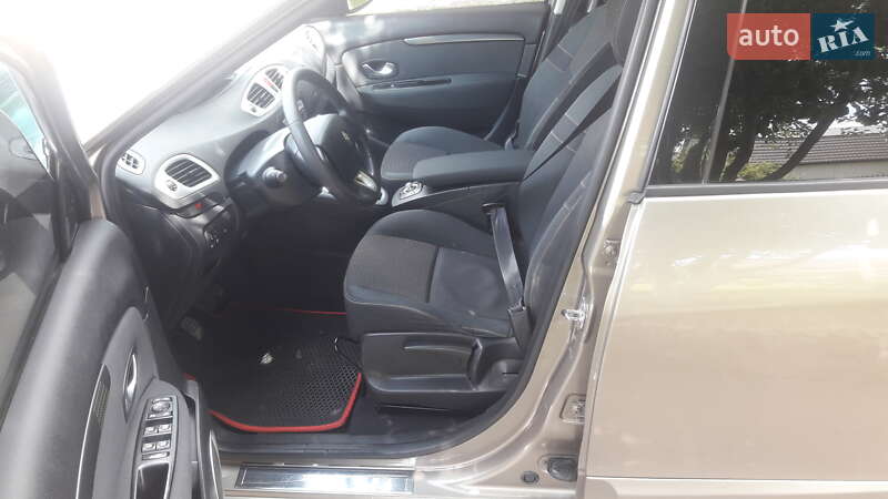 Мінівен Renault Scenic 2009 в Глухові
