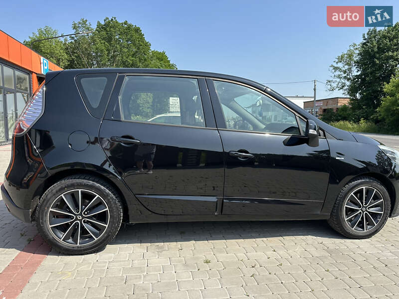 Минивэн Renault Scenic 2013 в Снятине