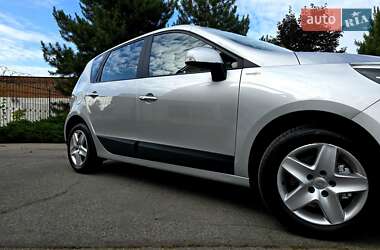 Минивэн Renault Scenic 2013 в 