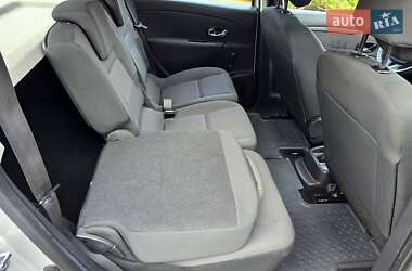 Минивэн Renault Scenic 2013 в 