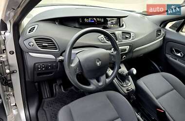 Минивэн Renault Scenic 2013 в 