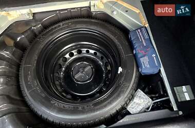 Минивэн Renault Scenic 2013 в 