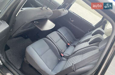 Минивэн Renault Scenic 2010 в 