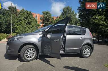 Минивэн Renault Scenic 2011 в 