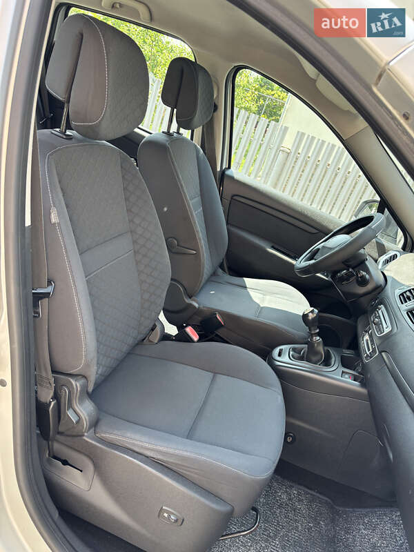 Мінівен Renault Scenic 2011 в Івано-Франківську фото 22 Мінівен Renault Scenic 2011 в Івано-Франківську