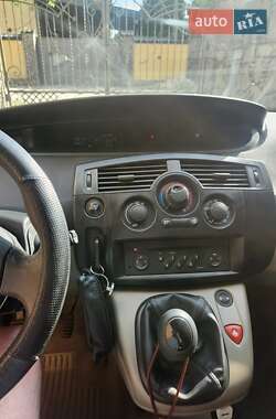 Минивэн Renault Scenic 2004 в 