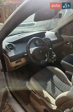 Минивэн Renault Scenic 2004 в 