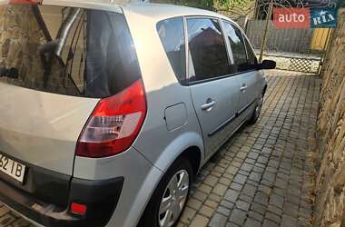 Минивэн Renault Scenic 2004 в 
