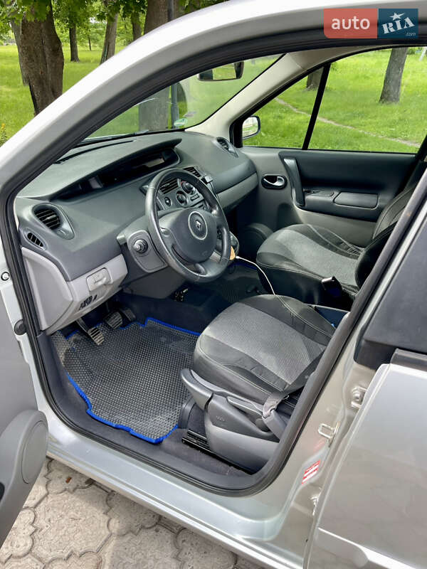 Минивэн Renault Scenic 2007 в Тростянце