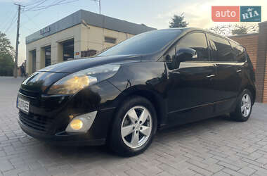 Минивэн Renault Scenic 2010 в 