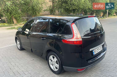 Минивэн Renault Scenic 2010 в 