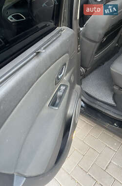 Минивэн Renault Scenic 2010 в 