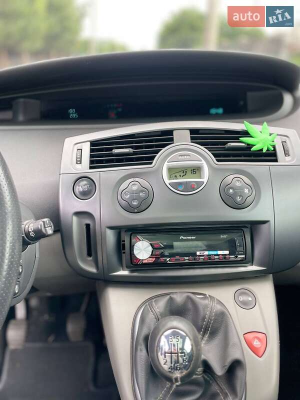 Минивэн Renault Scenic 2006 в Луцке
