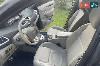 Минивэн Renault Scenic 2010 в 