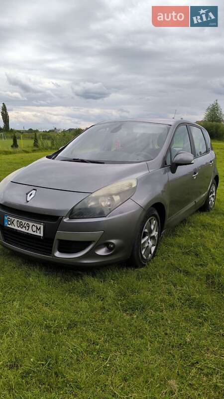 Мінівен Renault Scenic 2011 в Рівному