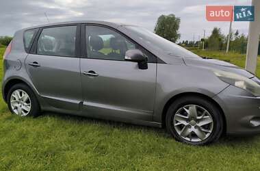 Минивэн Renault Scenic 2011 в 