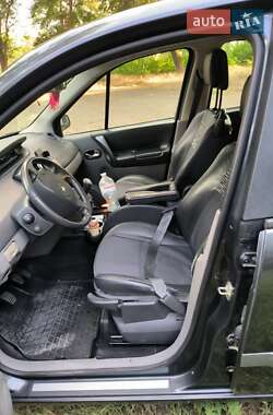 Минивэн Renault Scenic 2005 в 