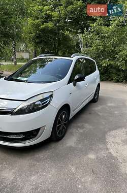 Минивэн Renault Scenic 2013 в 