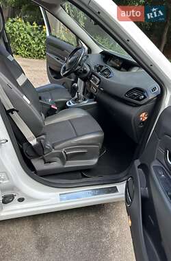 Минивэн Renault Scenic 2013 в 