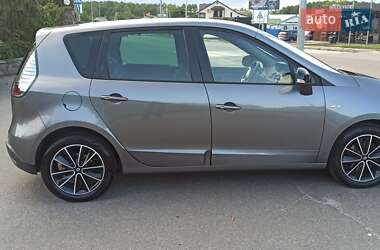 Минивэн Renault Scenic 2013 в 