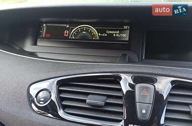 Минивэн Renault Scenic 2013 в 