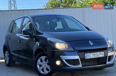 Минивэн Renault Scenic 2009 в 