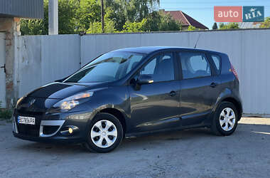 Минивэн Renault Scenic 2009 в 