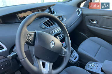 Минивэн Renault Scenic 2009 в 