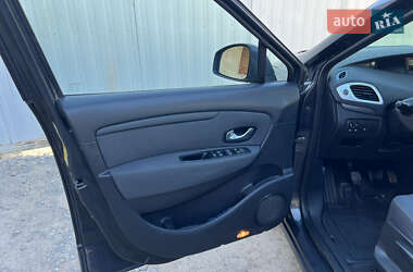 Минивэн Renault Scenic 2009 в 