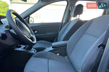 Минивэн Renault Scenic 2009 в 