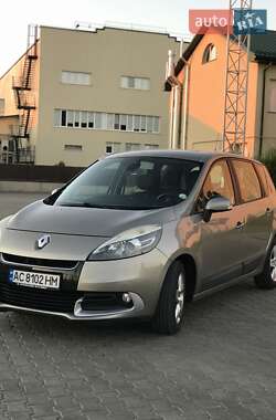 Минивэн Renault Scenic 2012 в 