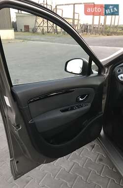 Минивэн Renault Scenic 2012 в 
