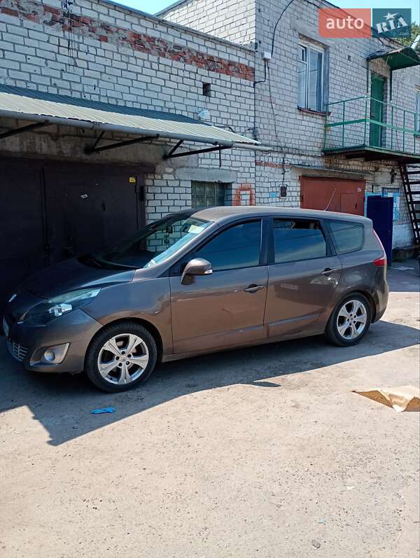 Минивэн Renault Scenic 2011 в Чернигове