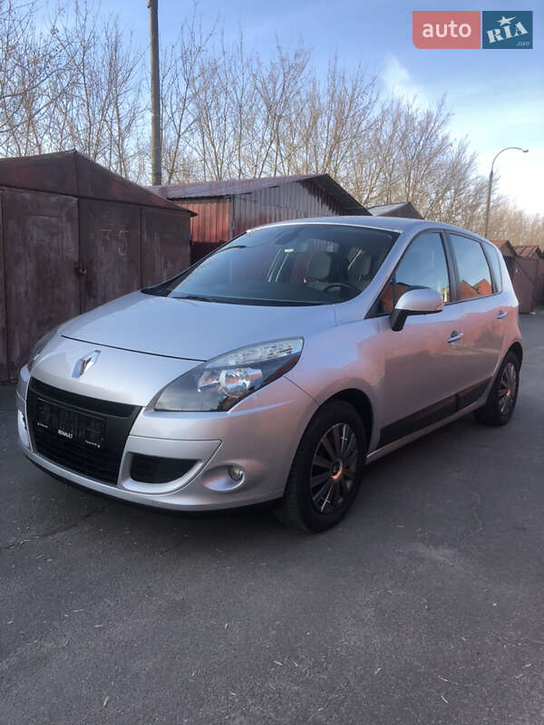 Минивэн Renault Scenic 2010 в Луцке