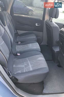 Минивэн Renault Scenic 2004 в 