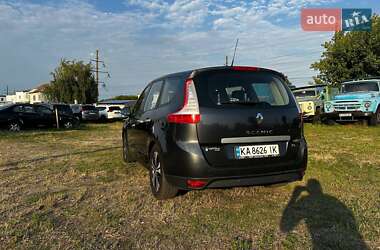 Минивэн Renault Scenic 2011 в 