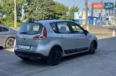 Минивэн Renault Scenic 2010 в 