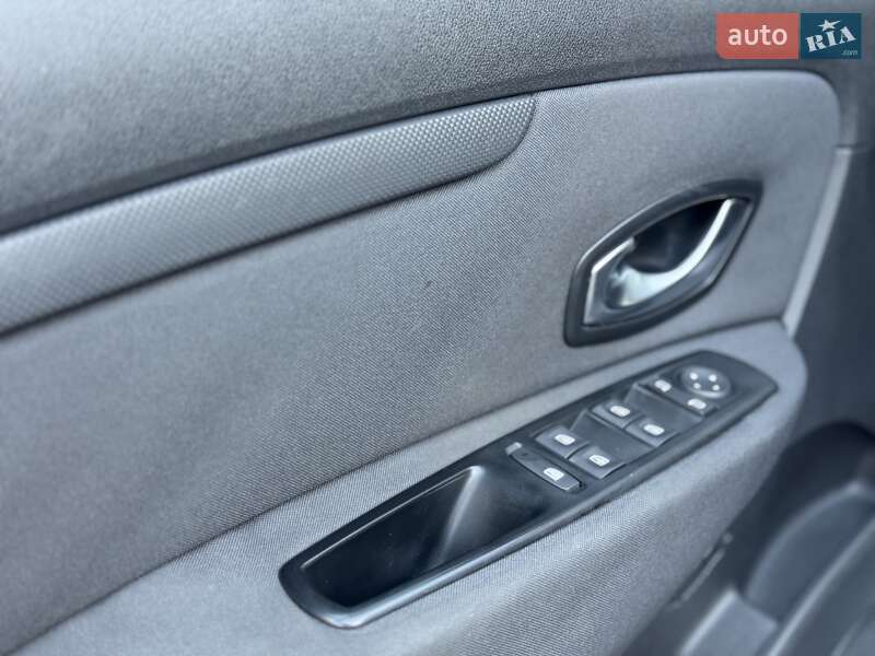 Минивэн Renault Scenic 2010 в Сумах