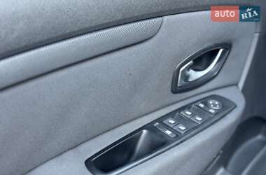Минивэн Renault Scenic 2010 в 