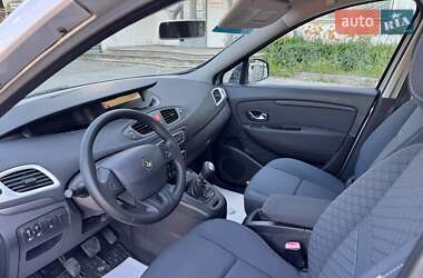Минивэн Renault Scenic 2010 в 
